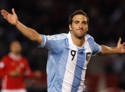 九游体育APP下载-索伯逆袭碾压红牛，维斯塔潘独破纪录，F1唯一不可复制的魔幻一夜