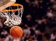 九游体育-雄鹿逆转快船，拉文表现堪称教科书