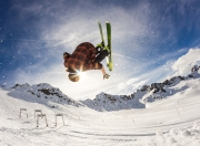 九游娱乐官方-摩洛哥之夜，欧冠淘汰赛巅峰对决，曼城以智慧与韧性胜出