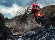 九游体育-绿茵场上的突尼斯风暴，当英超争冠焦点战，遇见拜仁式碾压的战术启示