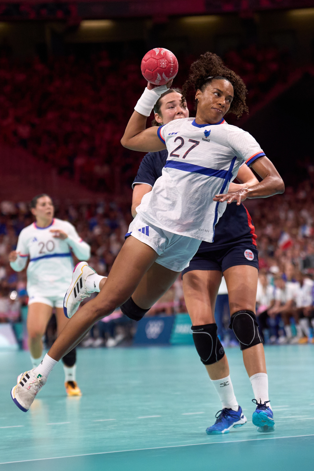 挪威女子队在比赛中力克对手的简单介绍