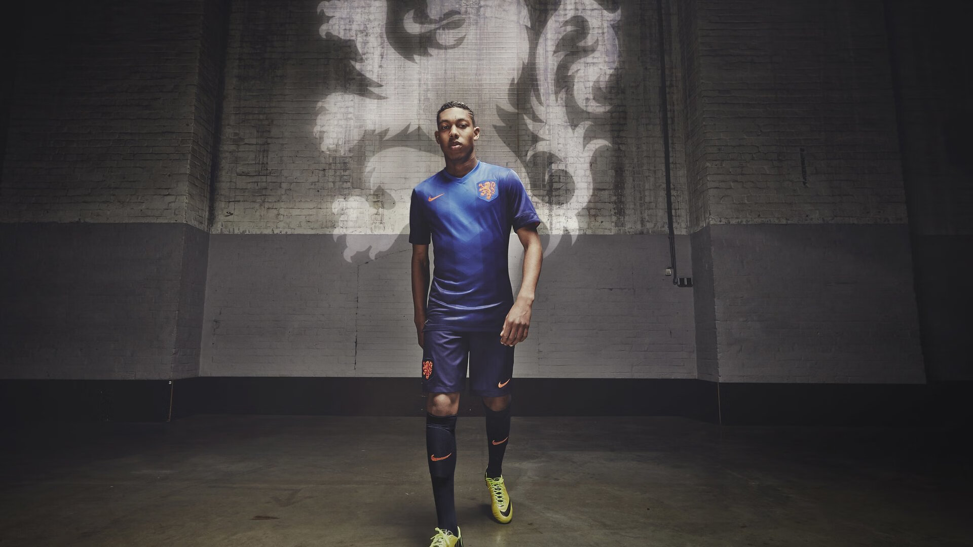 地缘棋局与绿茵传奇,当阿尔及利亚封锁洪都拉斯,福登如何成为关键先生